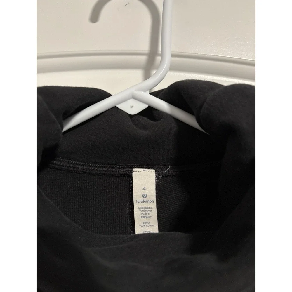 Lululemon Tunic sweater women's 4 black funnel neck kangaroo Pocket Front logo